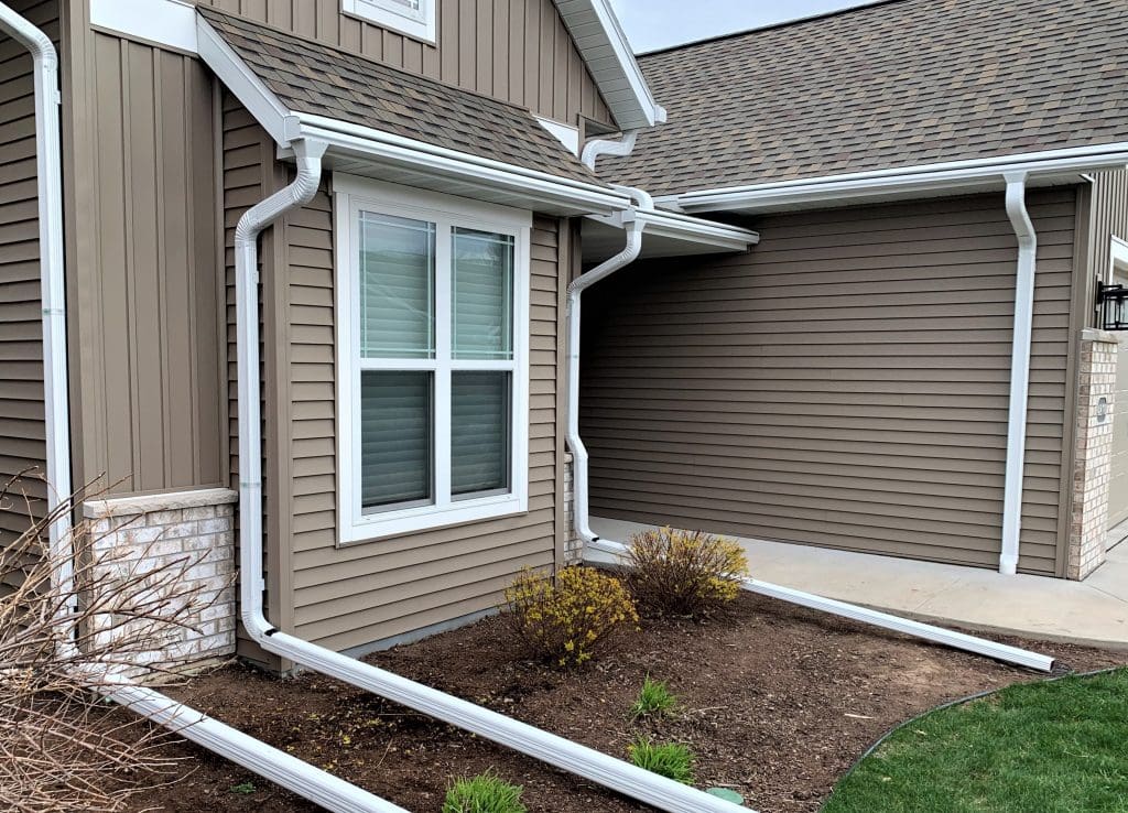 Seamless Gutters vs Regular Gutters Which are Better for Your Home?