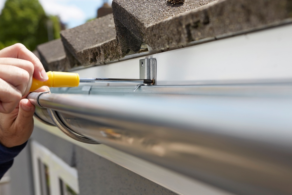 Read more about the article Should You Replace Your Gutters or Roof First?