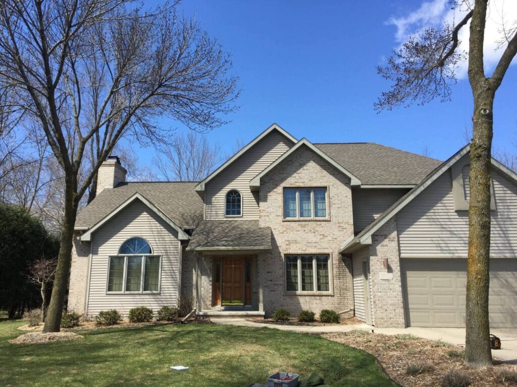 manitowoc roofing contractor